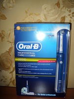 Электрическая зубная щетка Oral-B