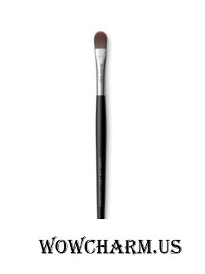 Mary Kay / Кисть косметическая для нанесения крем-теней