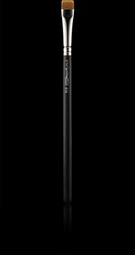 кисть MAC Cosmetics