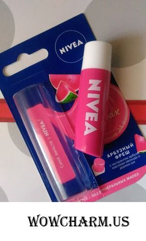 Розовый бальзам для губ Nivea с невероятным запахом арбуза