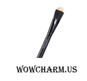 Oriflame / Кисть Professional Foundation Brush
